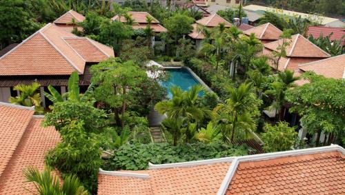 Villa with Garden View