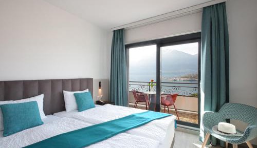 Double Room with Balcony and Lake View