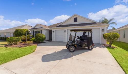 Three-Bedroom Holiday Home 