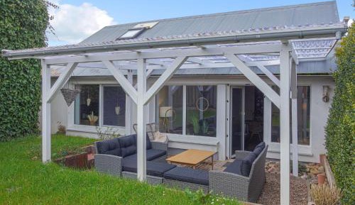 Three-Bedroom Holiday Home 