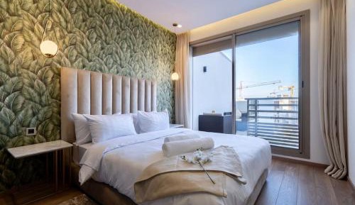 Room #1183940601