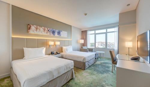 Lake View Deluxe Twin Room - Shuttle Service to JBR Beach and Access to The Market Mall