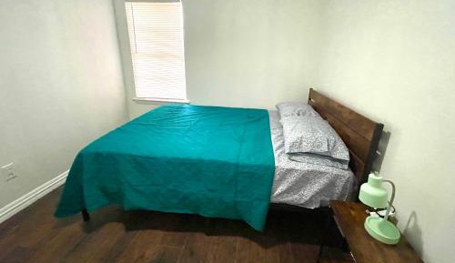 Single Room with Shared Bathroom