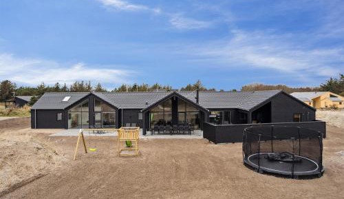 Nine-Bedroom Holiday Home