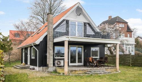 Three-Bedroom Holiday Home 