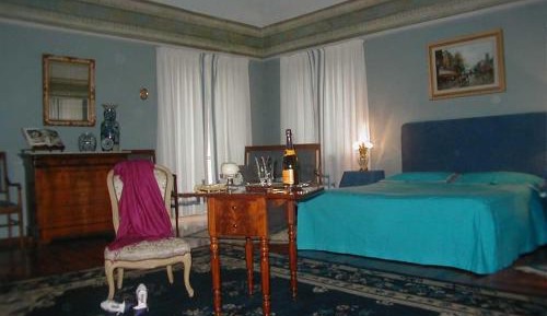 Queen Suite with Spa Bath