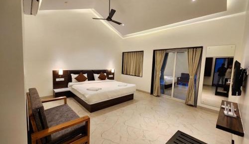 Deluxe Double Room with Balcony