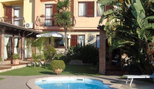 Four-Bedroom Villa with Annex