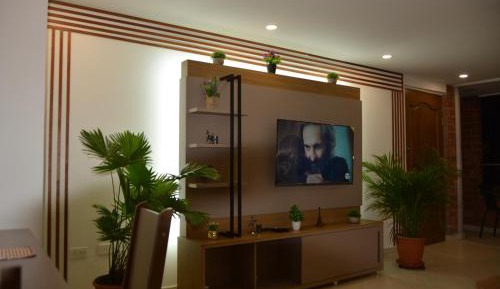 Apartment with Mountain View