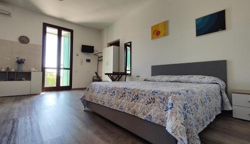 Deluxe Double Room with Balcony and Sea View