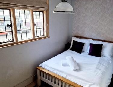 Deluxe Double Room with Shower