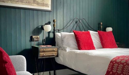 Double Room with Private Bathroom