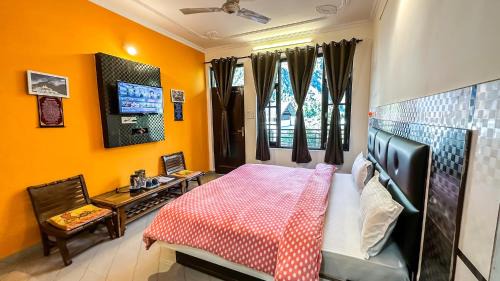 Double Room with Mountain View