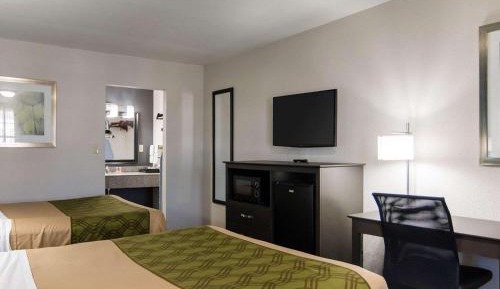 Queen Room with Two Queen Beds - Non-Smoking