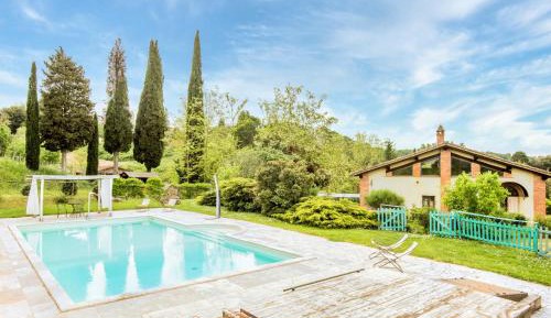 Villa with Garden View