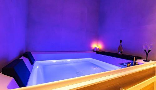 King Suite with Spa Bath