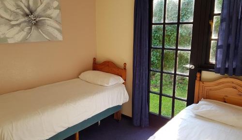 2 Bedroom Silver Bungalow (Sleeps 4)