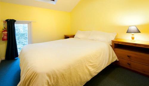 3 Bedroom Bronze Holiday Villa (Sleeps 6)