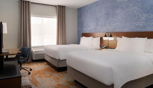 2 Queen Guest Room (Hearing & Mobility Accessible w/Roll-In-Shower)