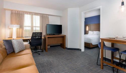 One-Bedroom Queen Suite with Sofa Bed