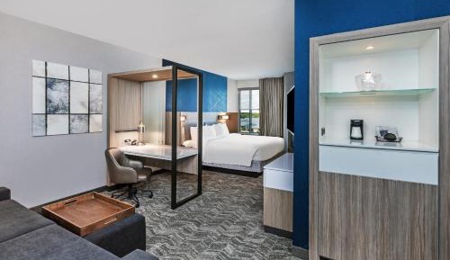Suite, 1 King, Trundle bed, Inland view