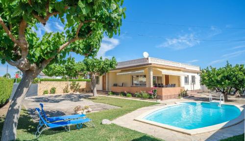 Villa with Garden View
