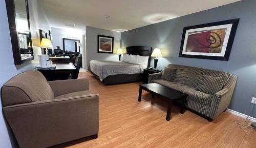 Standard King Room - Non-Smoking 