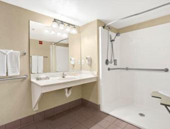 Queen Room with Two Queen Beds - Disability Access- Non-Smoking