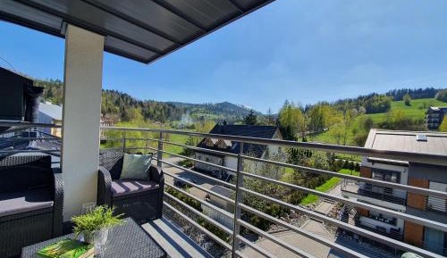 One- Bedroom Apartment with Mountain View