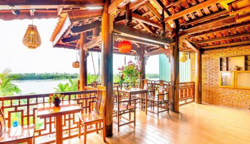 King Room with Balcony