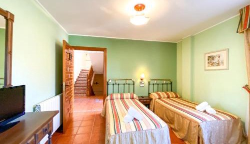 Twin Room with Bathroom