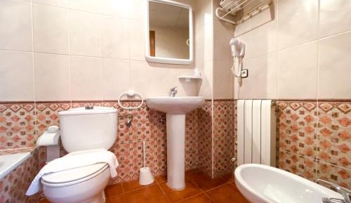 Single Room with Private Bathroom