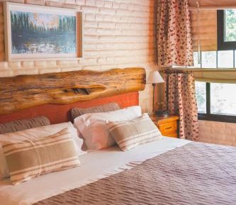 Bungalow with Garden View