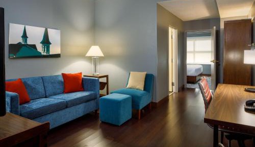 1 Bedroom Suite, 1 King, Sofa bed