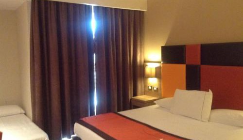 Family Room (2 Adults + 1 Child)