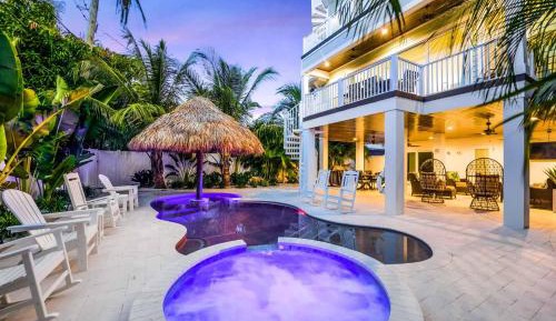 Seven-Bedroom Holiday Home