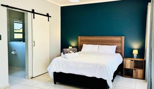 Queen Room with Garden View