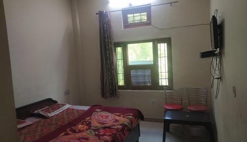 Deluxe Room (2 Adults + 1 Child)