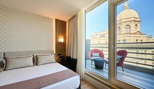 Premium Terrace The Vanguard Room