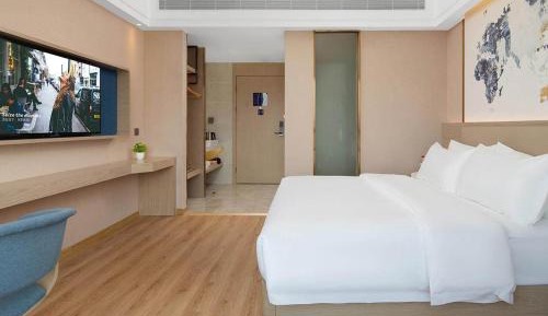 Light Double Room