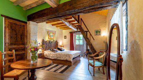 Triple Room with Private Bathroom