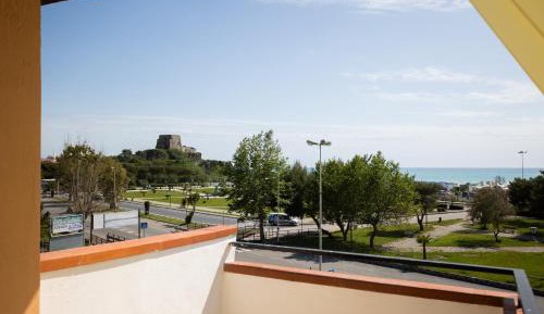 Deluxe Double Room with Balcony and Sea View