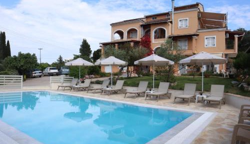 Apartment with Garden View