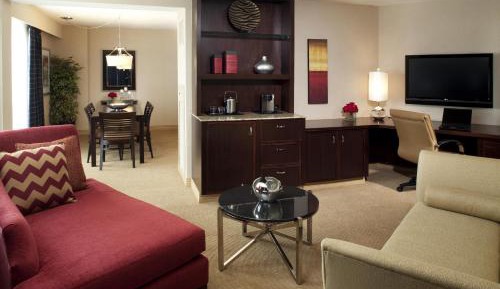 Club level, 1 Bedroom Executive Suite, 1 King or 2 Queen