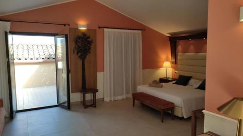 Suite with Mountain View