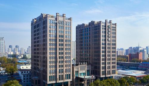 Deluxe, Guest room, 1 King, City view