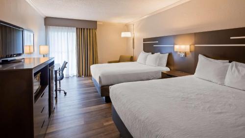 Queen Room with Two Queen Beds - Non-Smoking