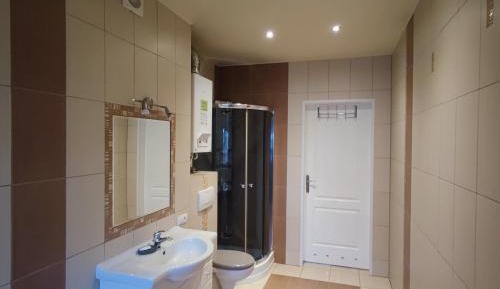 Standard Twin Room with Shared Bathroom