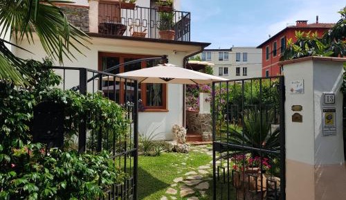 One-Bedroom Apartment with Garden