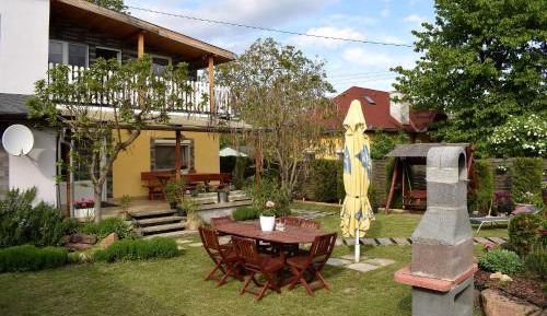 Apartment with Garden View
